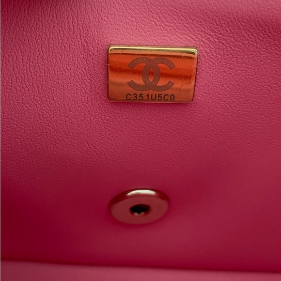 NWT 🩷 CHANEL 🩷 23P Pink Top Handle Mini with Light Gold Hardware - Picture 11 of 16